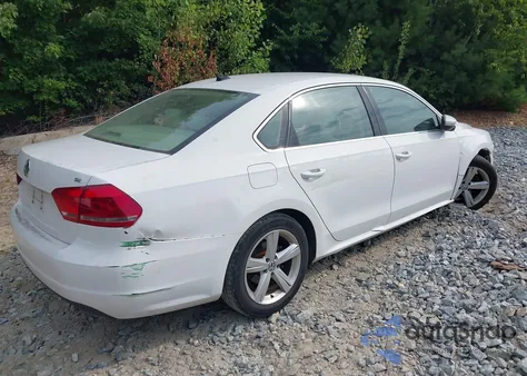 2012 Volkswagen Passat 2.5L Se из США, поврежденный, VIN 1VWBP7A35CC107616